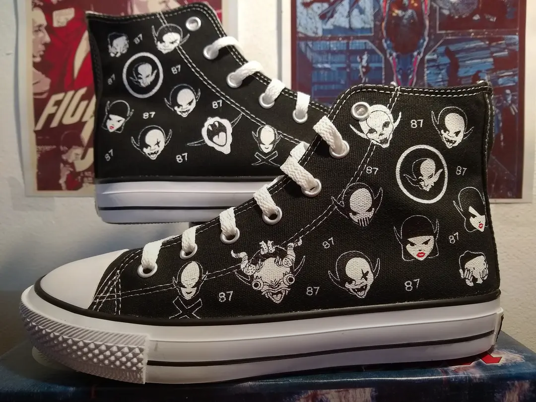 zapatilla de Piojos pintada a mano